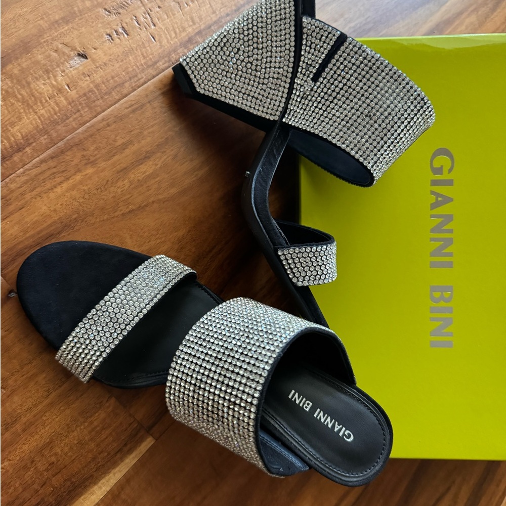 Brand new Gianni Bini Sandals